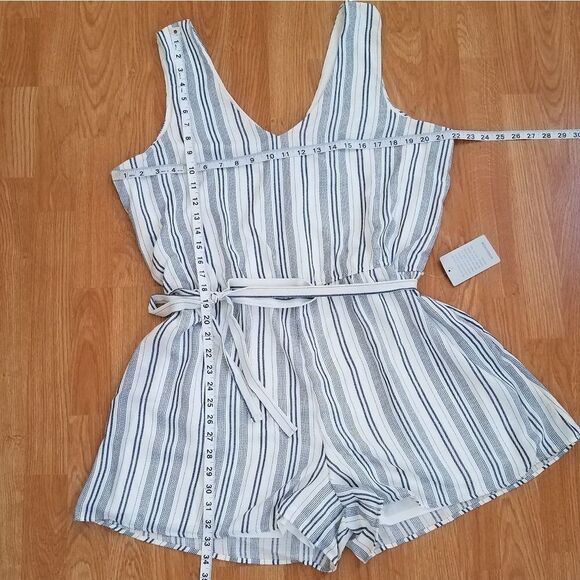 NEW Vanity Room Sleeveless V-neck Romper sz XL - Picture 6 of 7